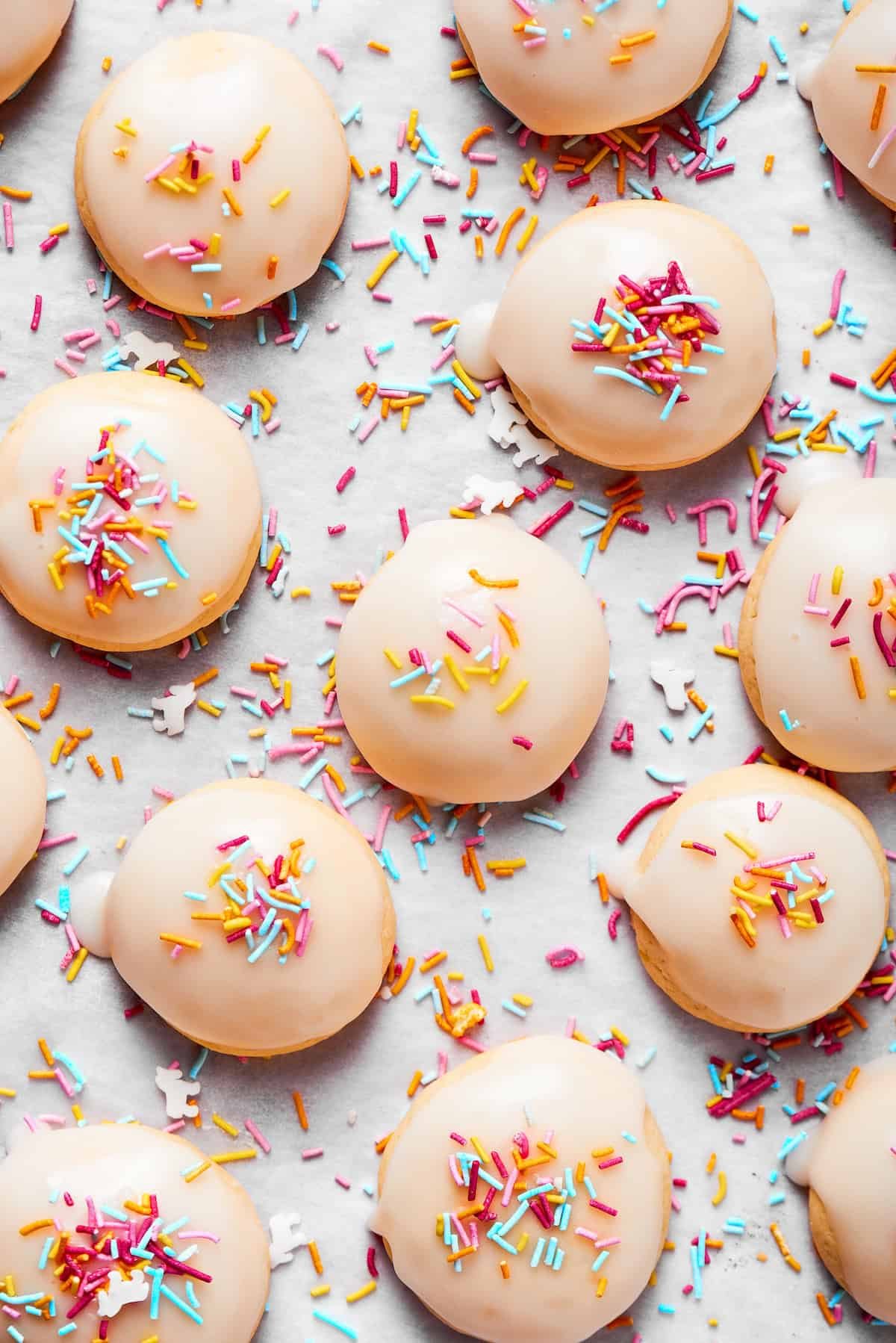A tray of anginetti cookies.