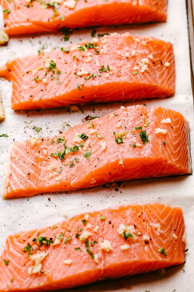 Seasoning salmon fillets