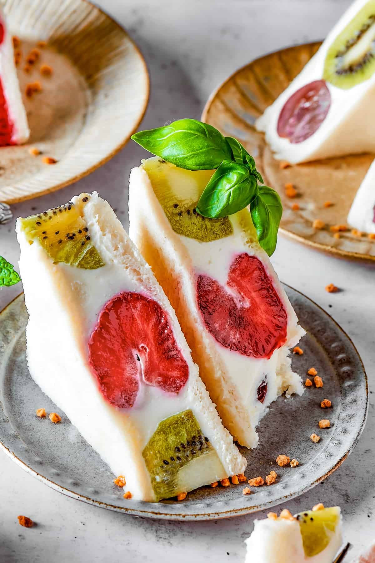 Kiwi and strawberry fruit sando.