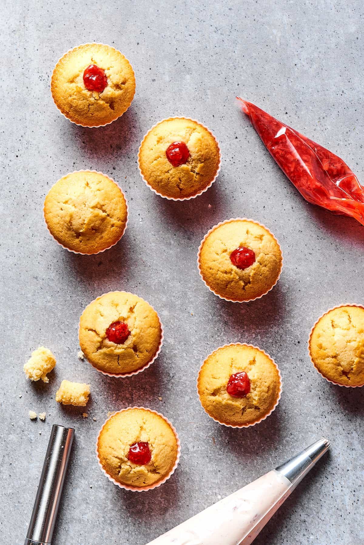 Cupcakes stuffed with strawberry filling.